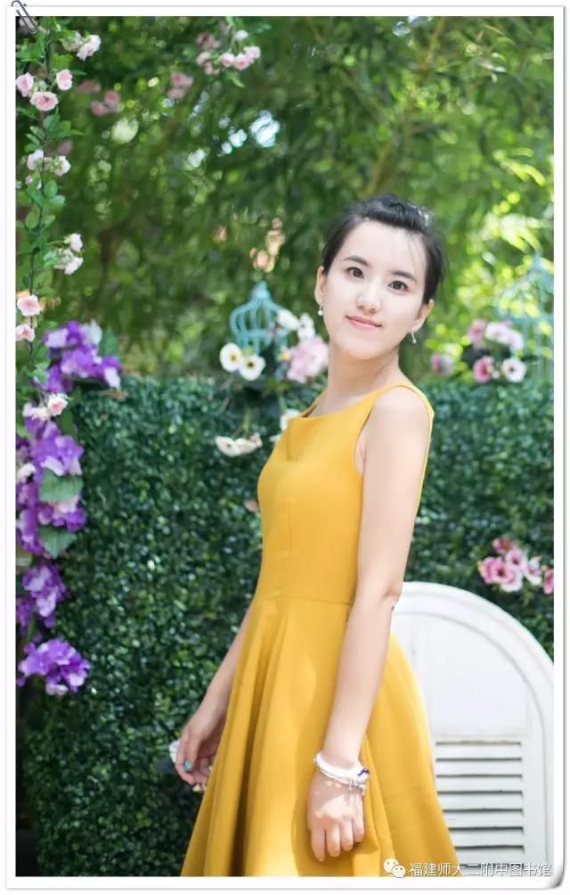 最美笑容：物理组 冯迪老师.jpg