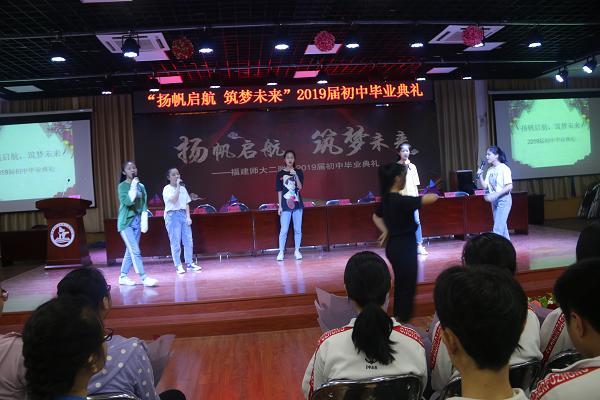 开场歌舞.JPG