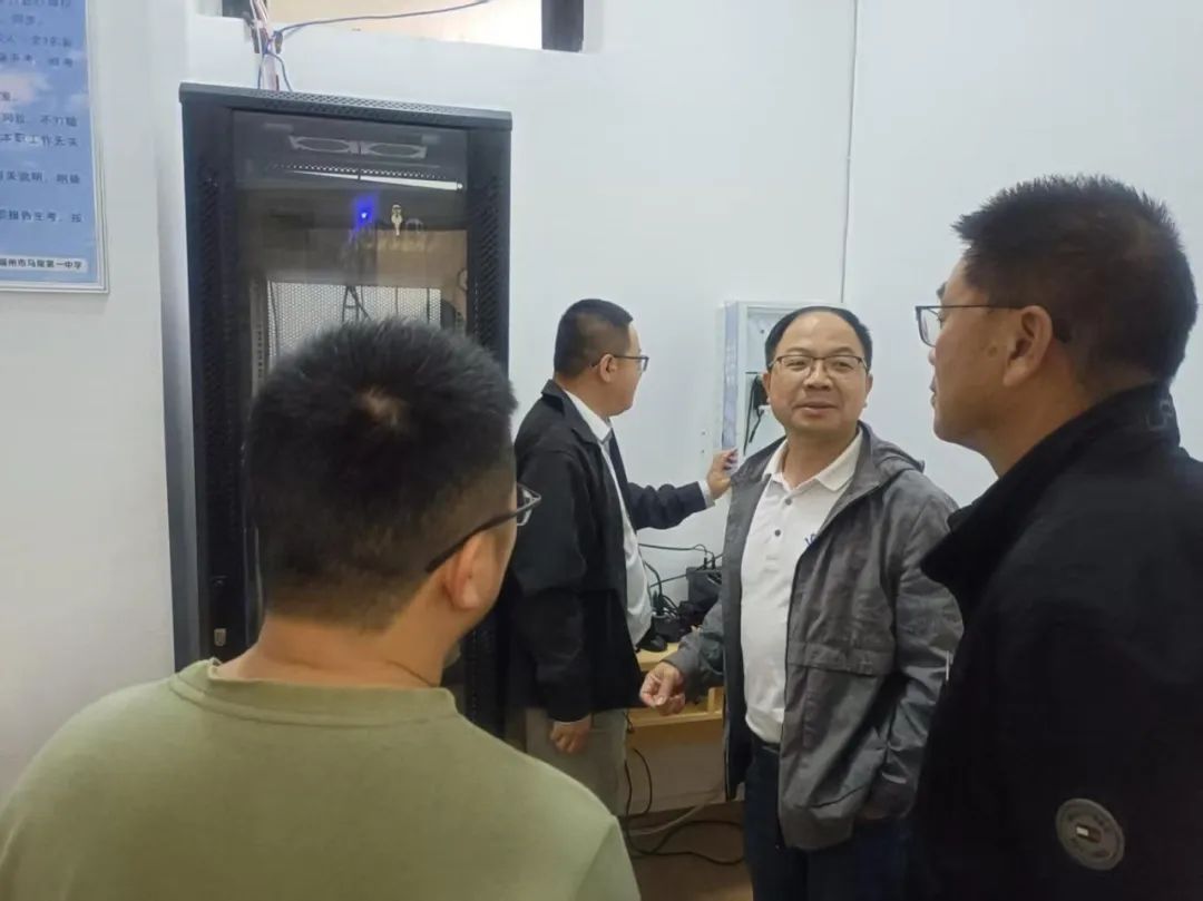 市局高招办到我校检查指导高考考点准备工作